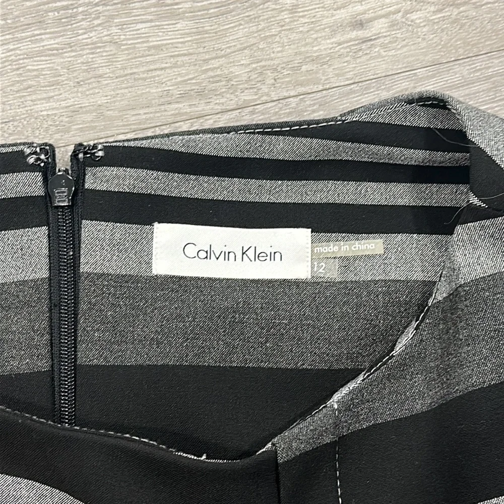 Women’s Striped Sleeveless Midi Knee Length Dress Calvin Klein 12 Black Gray